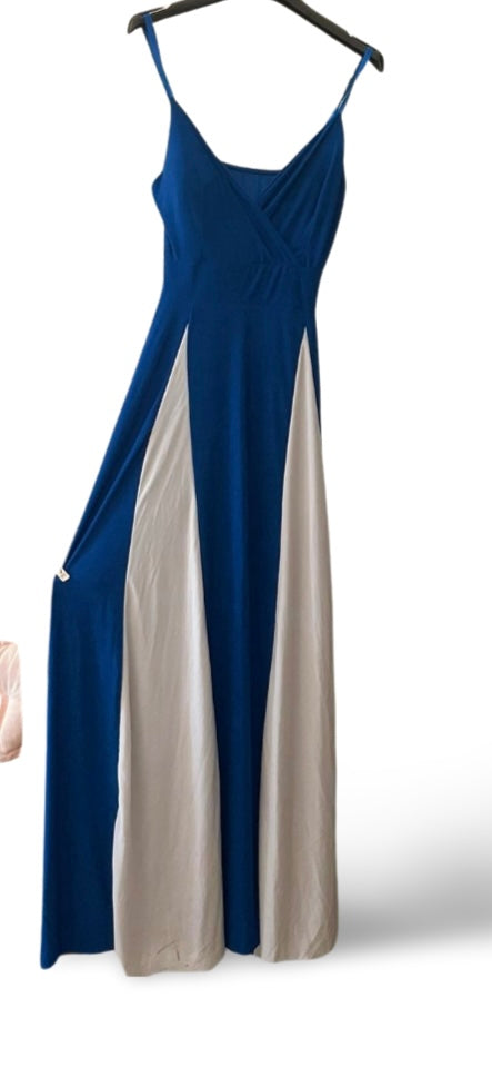 Abito lungo a spicchi bicolore blu e beige, estivo e casual per donna
