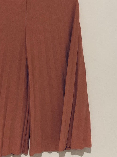 Pleated trousers