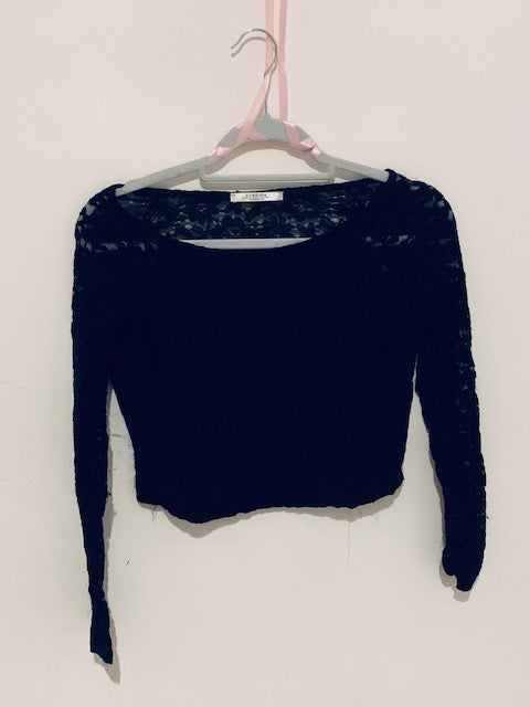 Short lace sweater