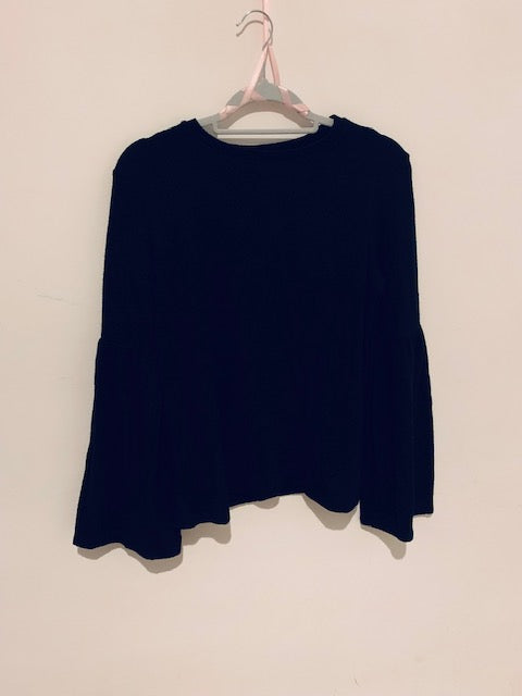 Soft shirt with wide sleeves