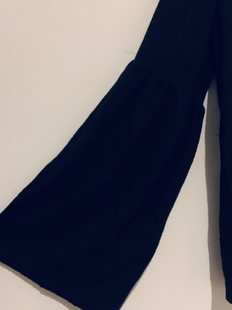 Soft shirt with wide sleeves
