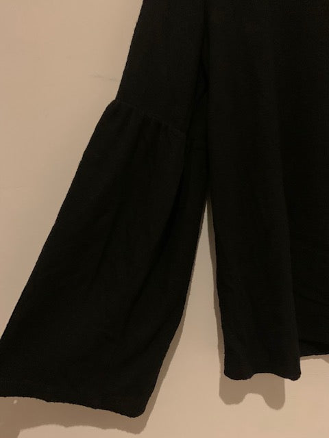 Soft shirt with wide sleeves