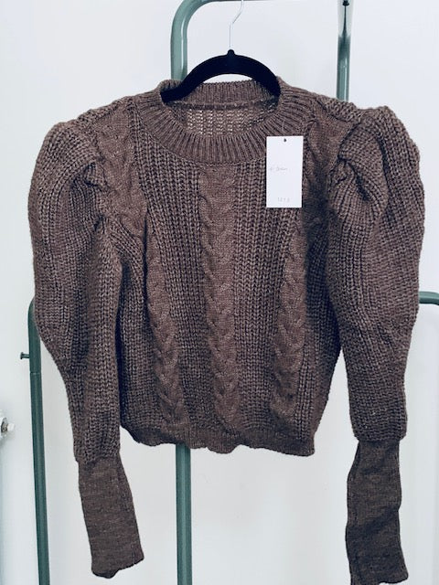 Short cable knit sweater