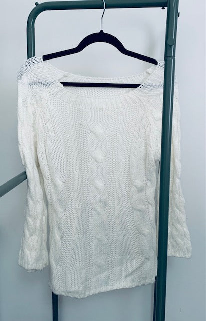 Elegant cable knit sweater